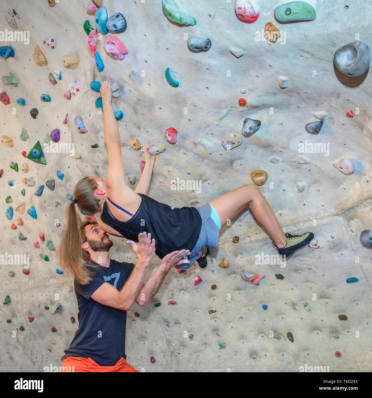 Training im Boulderwall Stockfoto