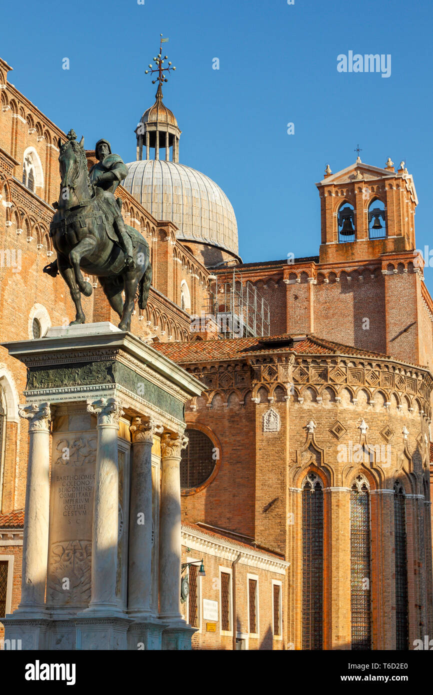 Die Reiterstatue von Bartolomeo Colleoni von Verrocchio auf dem Campo Santi Giovanni e Paolo; Venedig, Venetien, Italien Stockfoto
