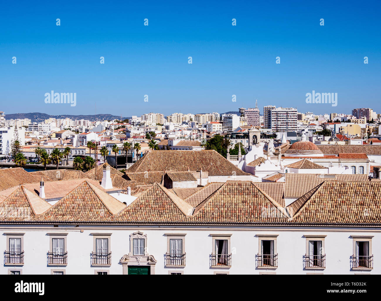 Bischofspalast und Largo da Se, Erhöhte Ansicht, Faro, Algarve, Portugal Stockfoto