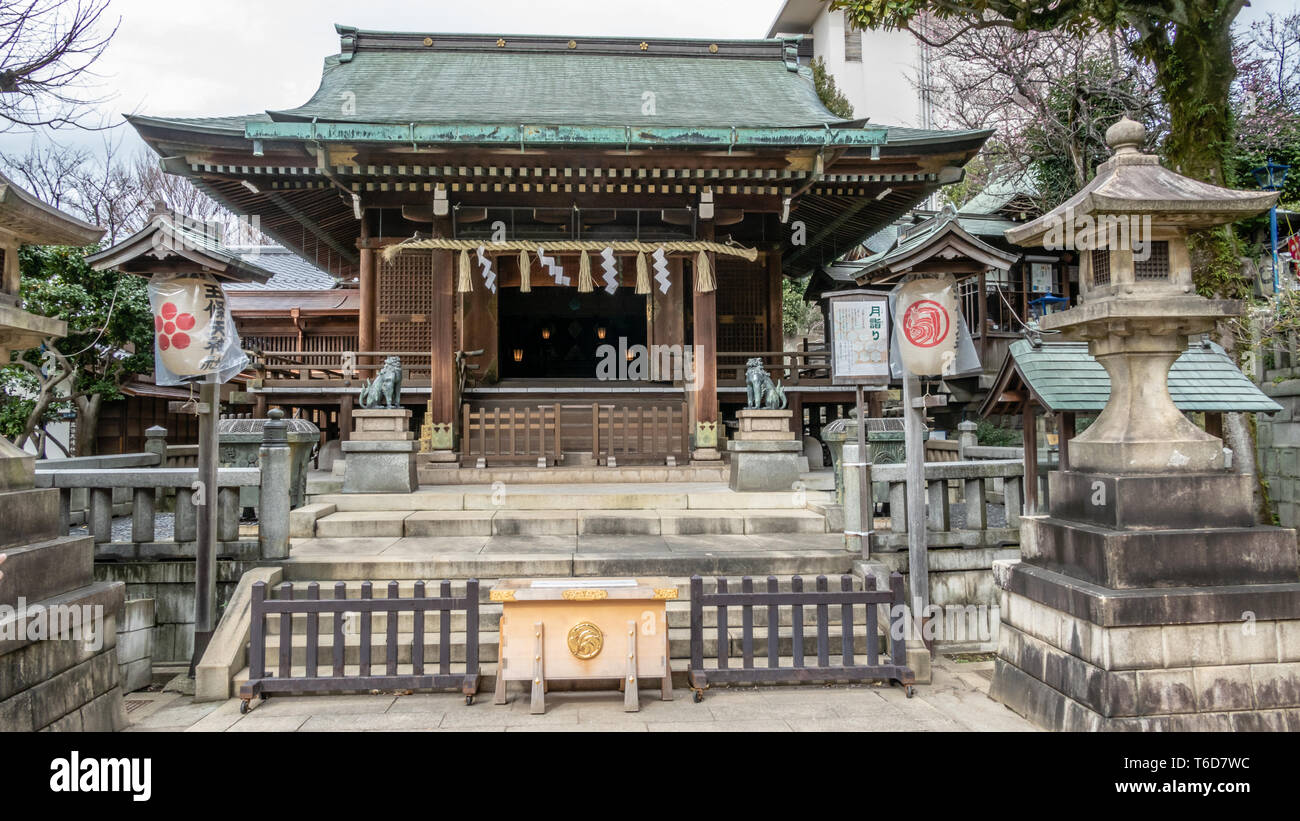 Tokio, Japan - Februar 8, 2019: Gojoten jinja Schrein von Ueno Park. Eine heilende Schrein gewidmet und Omamuchi Sukunahikona keine kuroko. Stockfoto