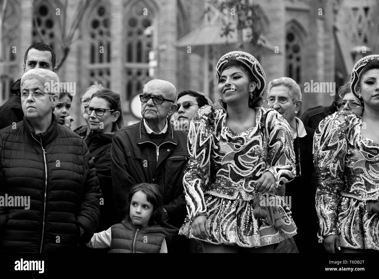Zuschauer bei S. amerikanische Prozession, Barcelona, Spanien. Stockfoto