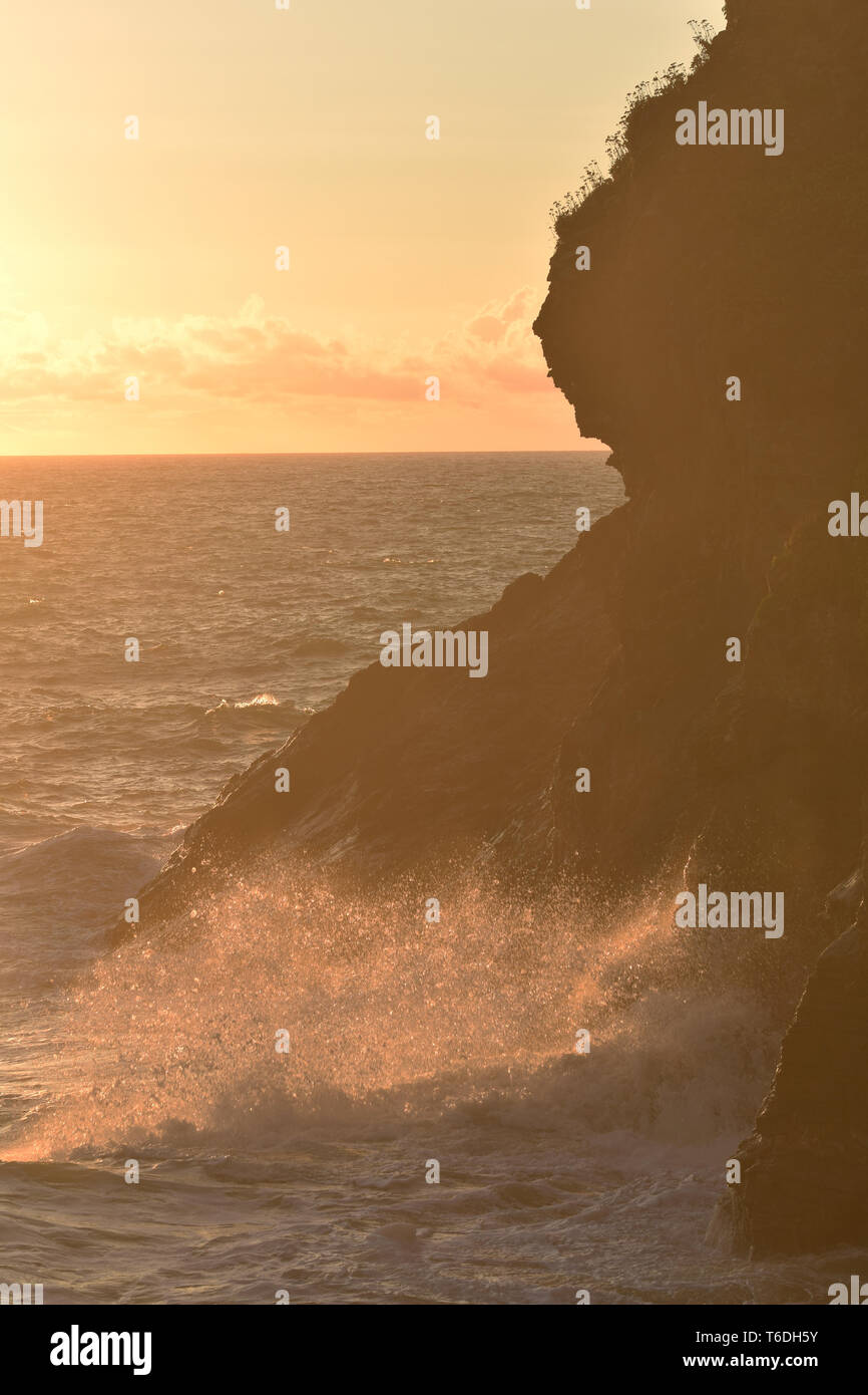 Sunset Cliffs Whipsiderry Strand Newquay Cornwall Stockfoto