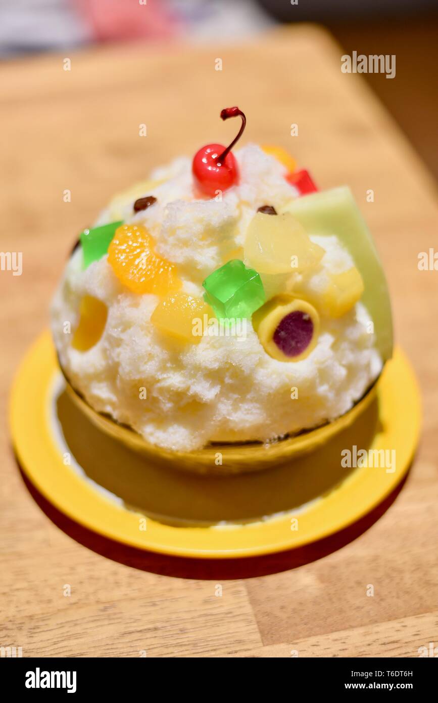 Nahaufnahme von Shirokuma oder Kagoshima Style rasiert Eis Dessert Stockfoto