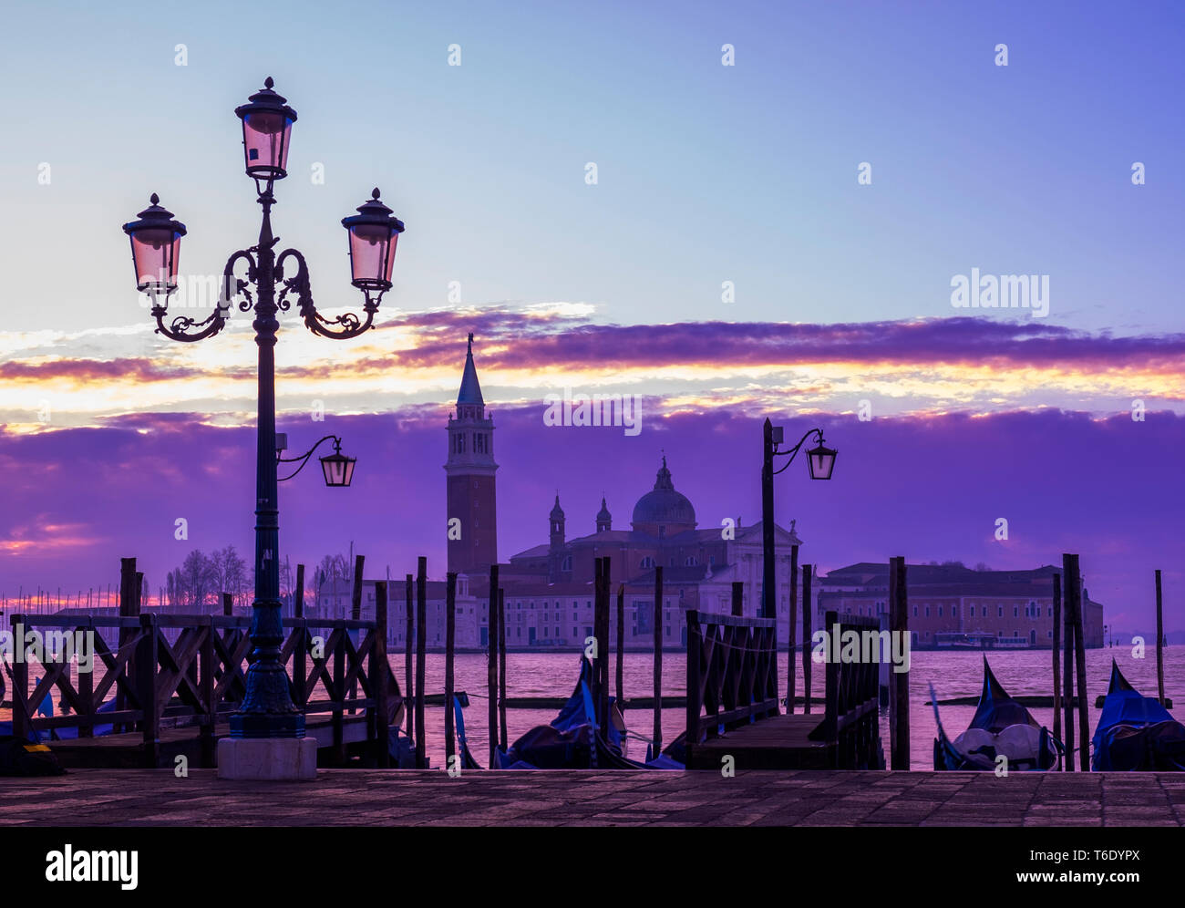 Venedig-Sonnenaufgang vom Markusplatz. Venetien, Italien. Stockfoto