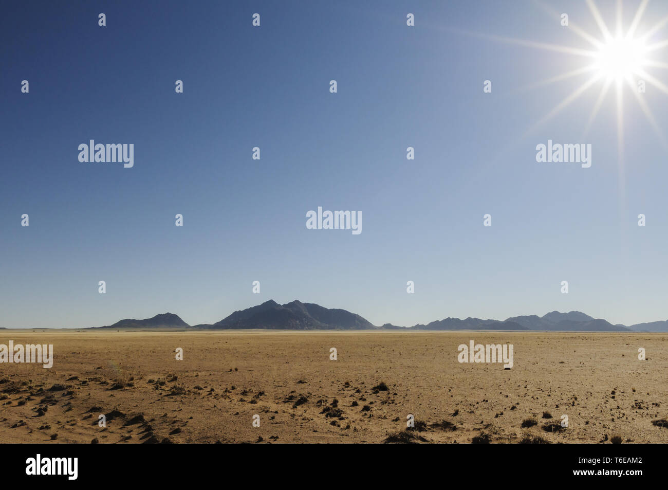 Afrikanische Landschaft, Namib mit Sun und Text freier Speicherplatz Stockfoto