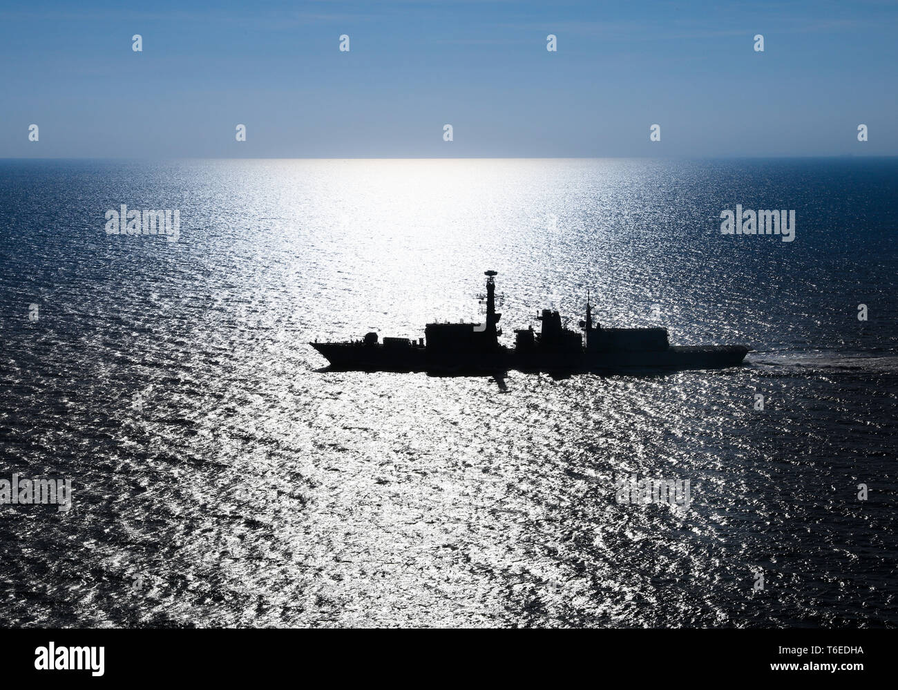 Silhouette eines Typ 23 Fregatte mit dem Meer Ceptor missile System ausgestattet Stockfoto