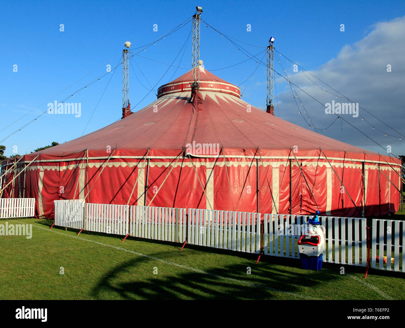 Russells Internationale Zirkus, Reisen, Transportmittel, Big Top Zelt, Hunstanton, Norfolk, Großbritannien. Stockfoto