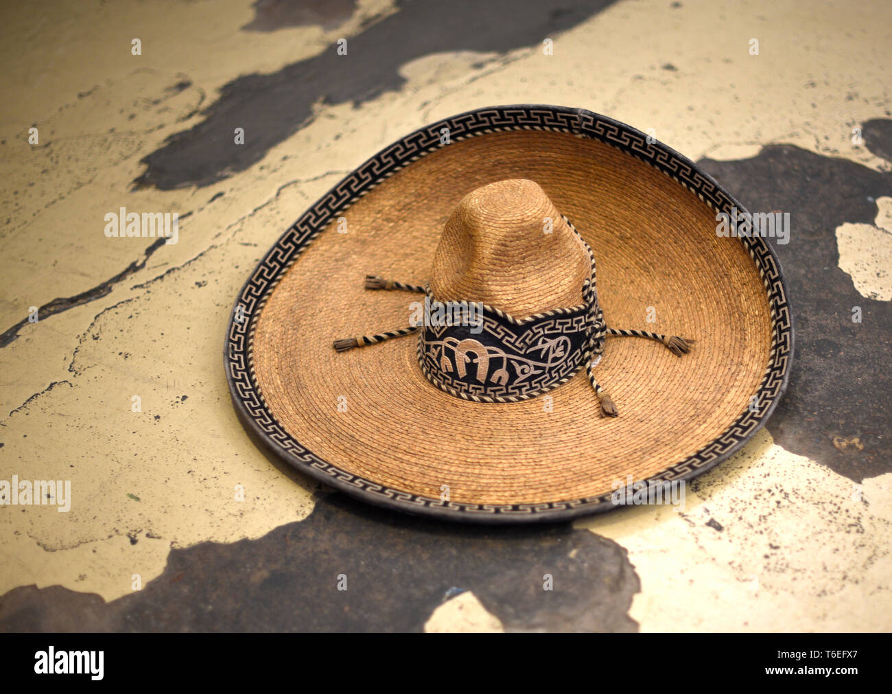 Vintage Mexikanischen sombrero für Verkauf bei einem Shop in Santa Fe, New Mexico USA Stockfoto