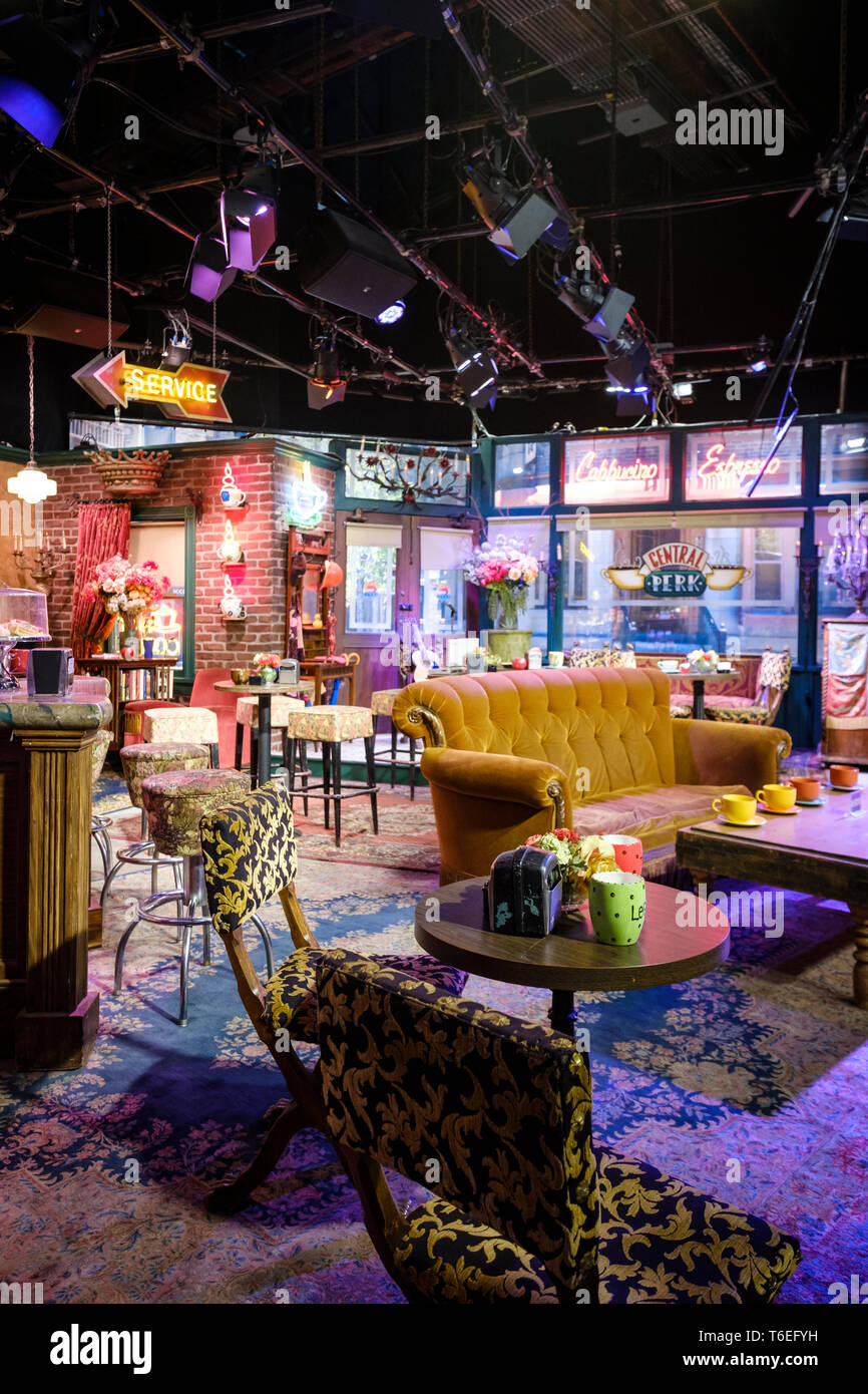 Central Perk Cafe film Reihe von weltberühmten Sitcom "Friends" bei Warner Bros Studio Tour Hollywood in Los Angeles, Kalifornien, USA Stockfoto