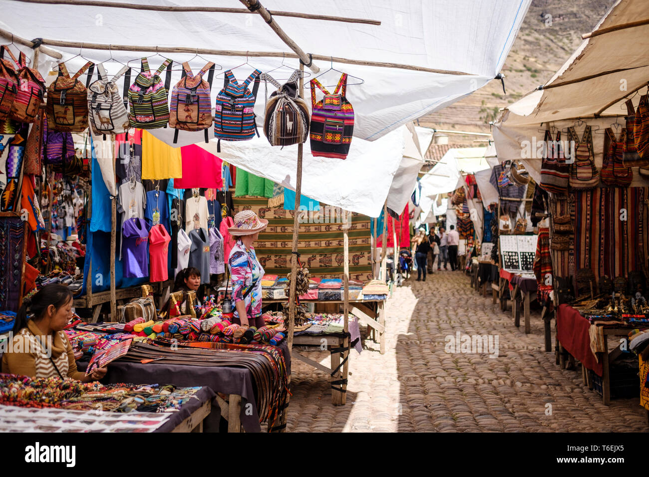Inca stil Street Market auf Pisac Dorf, Cusco Region, Peru Stockfoto
