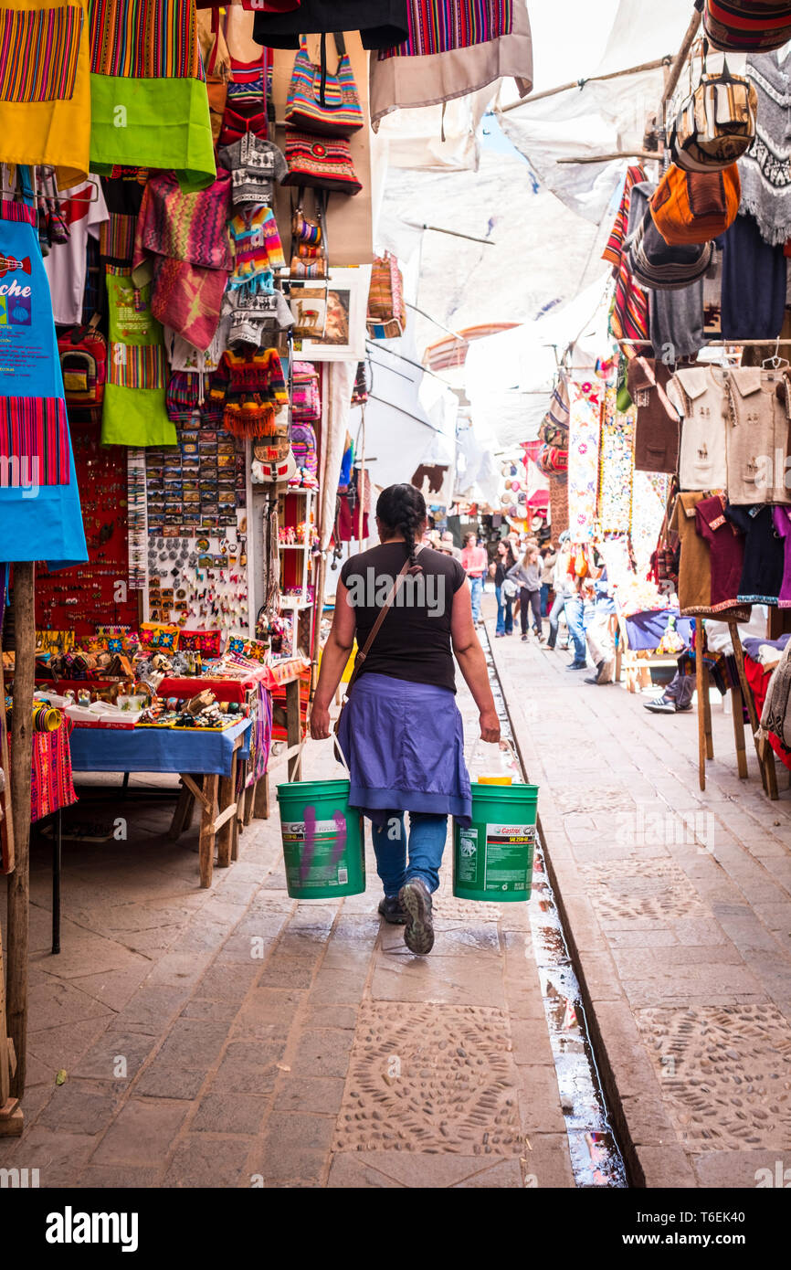 Inca stil Street Market auf Pisac Dorf, Cusco Region, Peru Stockfoto