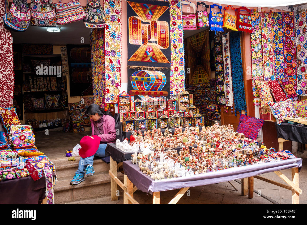 Inca stil Street Market auf Pisac Dorf, Cusco Region, Peru Stockfoto