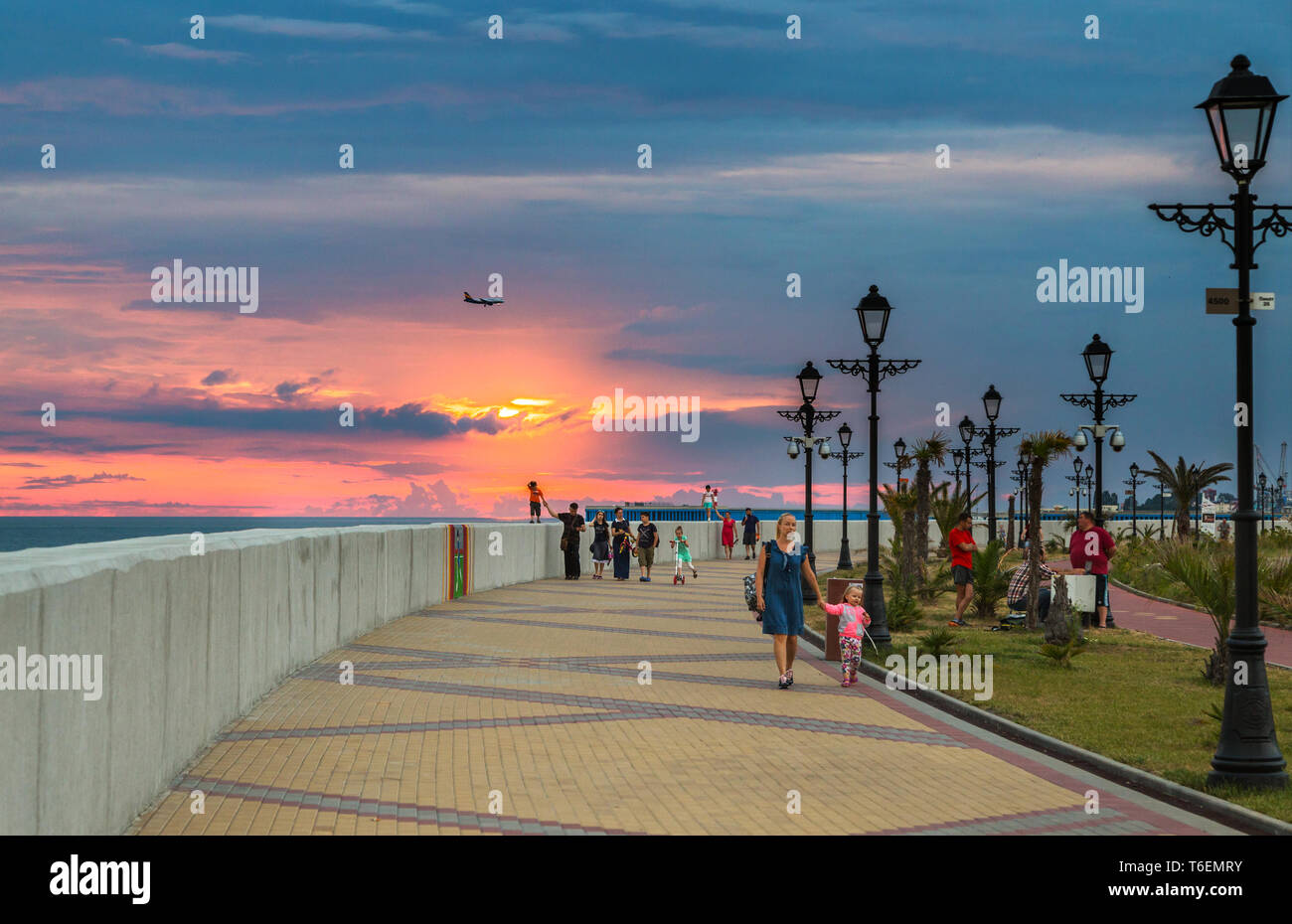 Ansicht des Abends Strand in Sotschi, Russland Stockfoto
