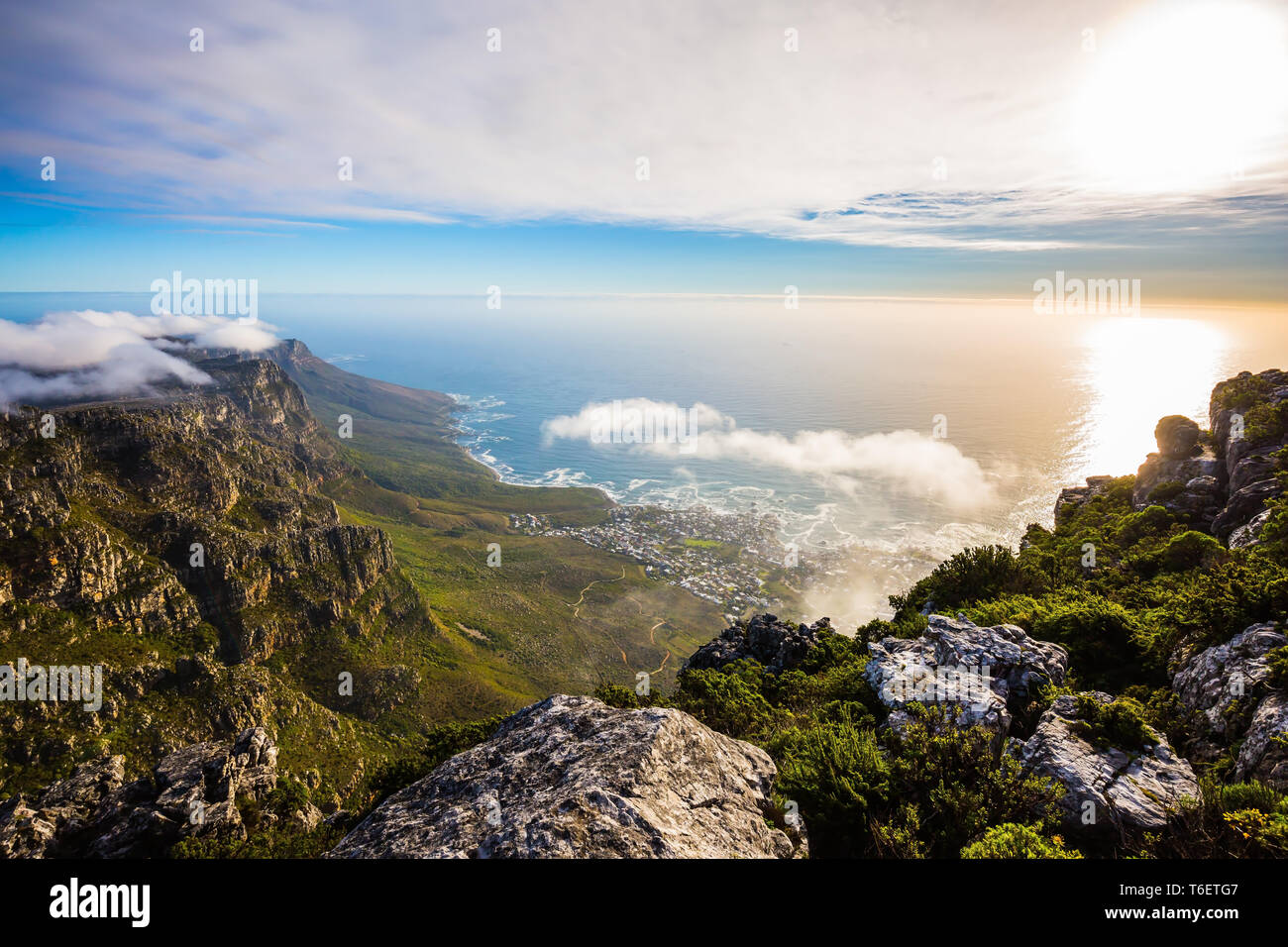 Blick auf den Sonnenuntergang im Atlantik. Stockfoto