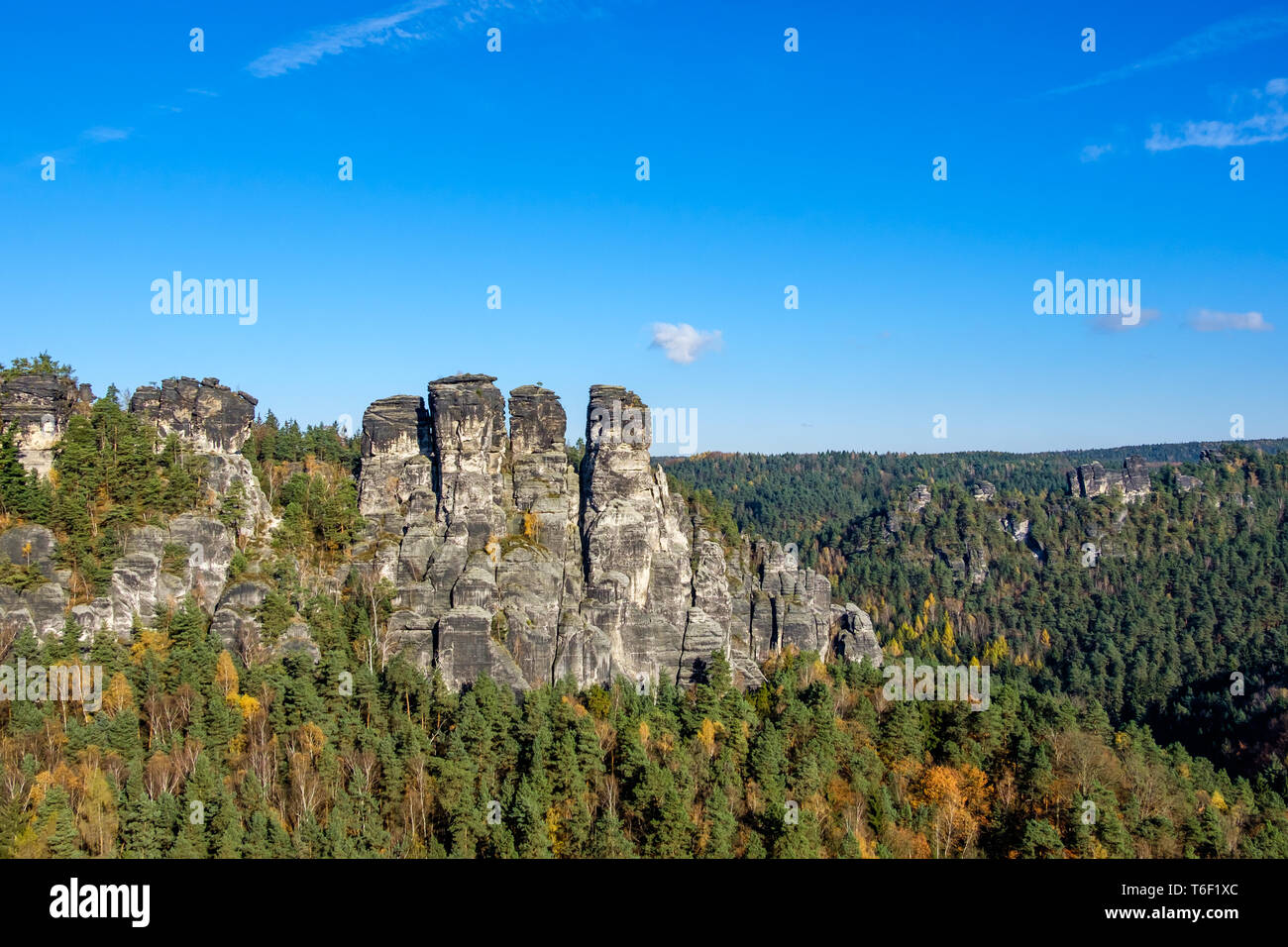 Die Bastei Felsen, Elbsandstein Hochland, Nationalpark Sächsische Schweiz, Deutschland Stockfoto