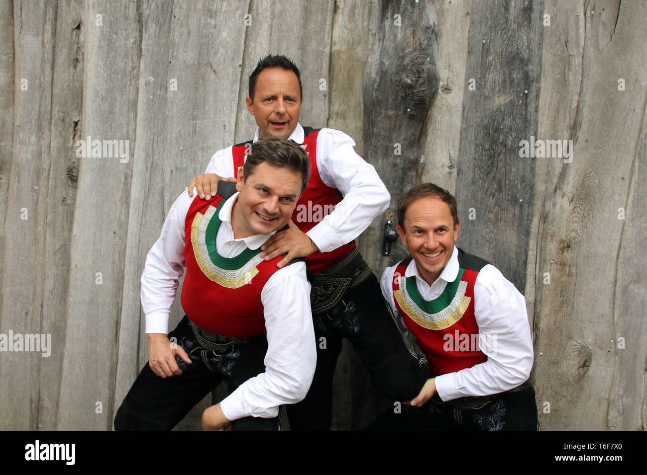 Jungen Zillertaler am deutschen Schlager zeigen Immer wieder Sonntags, 2015 sterben Stockfoto