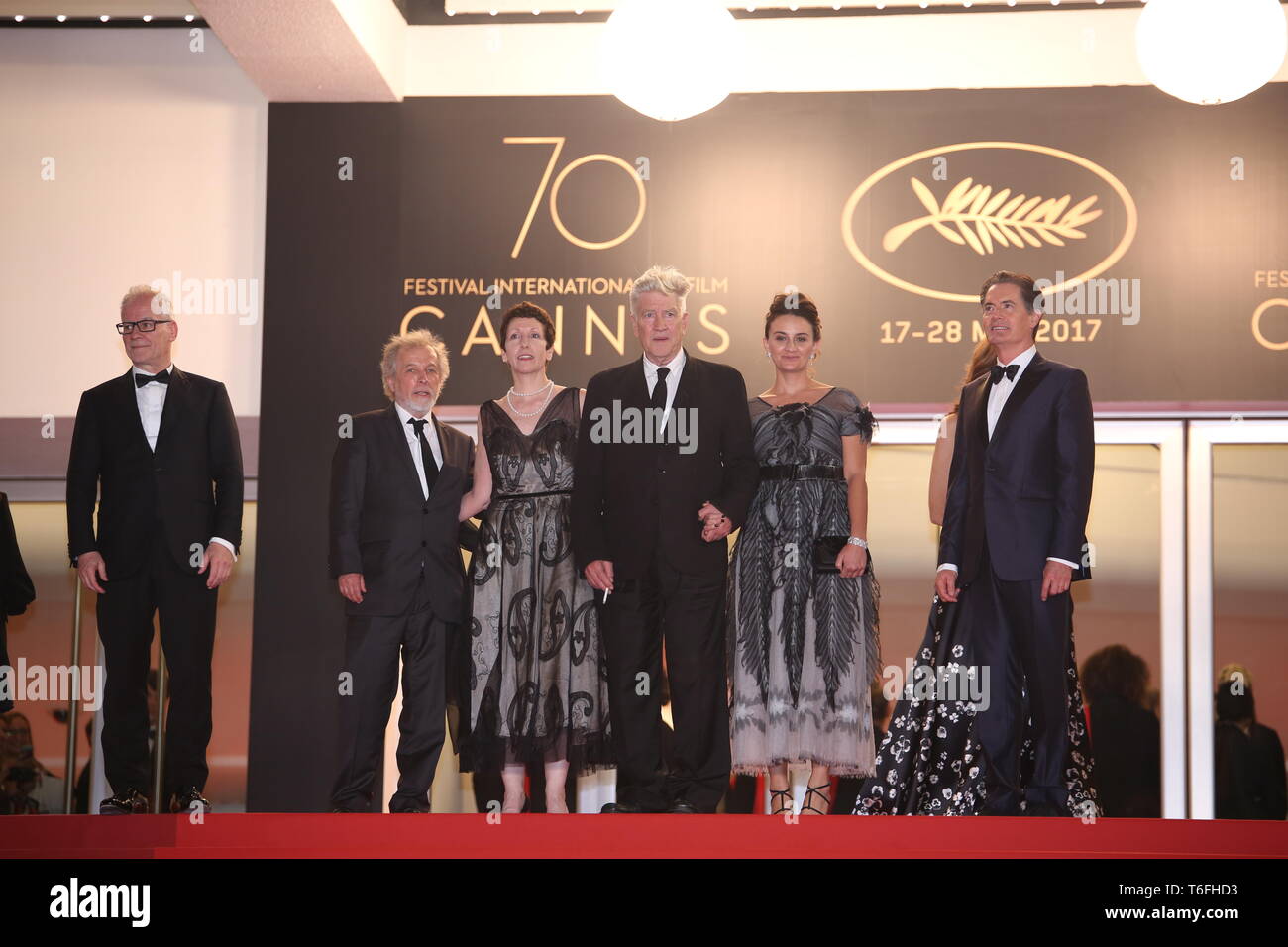 CANNES, Frankreich - 25. MAI 2017: Emily Stofle, David Lynch, Kyle Mac Lachlan und Desiree Gruber an der Twin Peaks (Foto: Mickael Chavet) Stockfoto