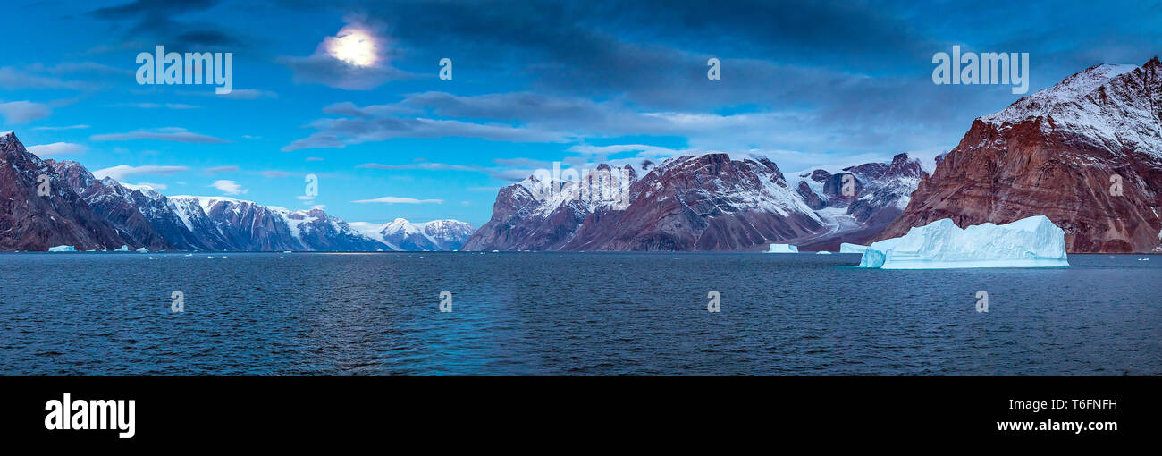 Küste Landschaft bei Ittoqqortoormiit Scoresbysund, Grönland, Stockfoto