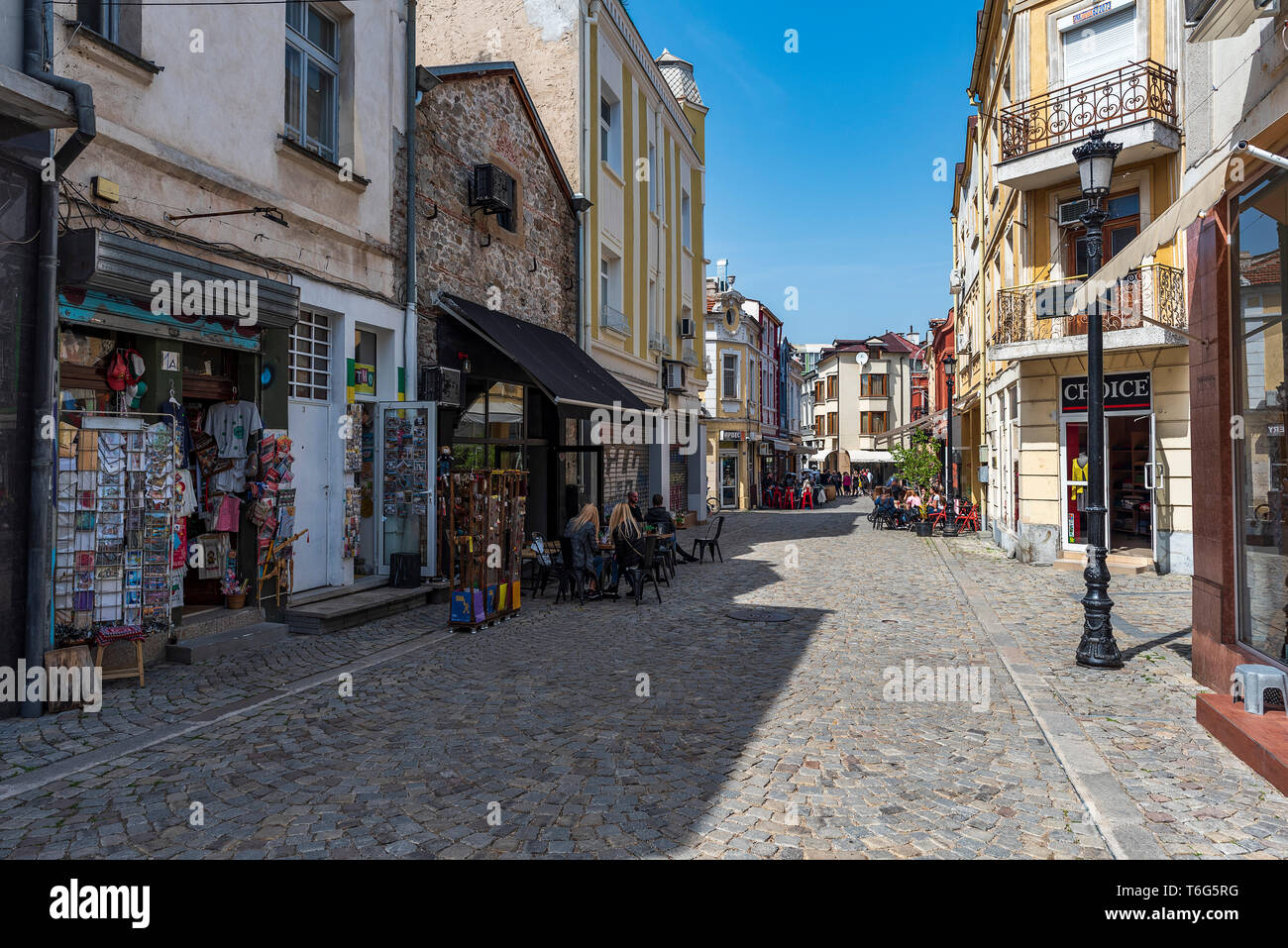 Straße und Häuser im Bezirk Kapana, Stadt von Plovdiv, Bulgarien Stockfoto