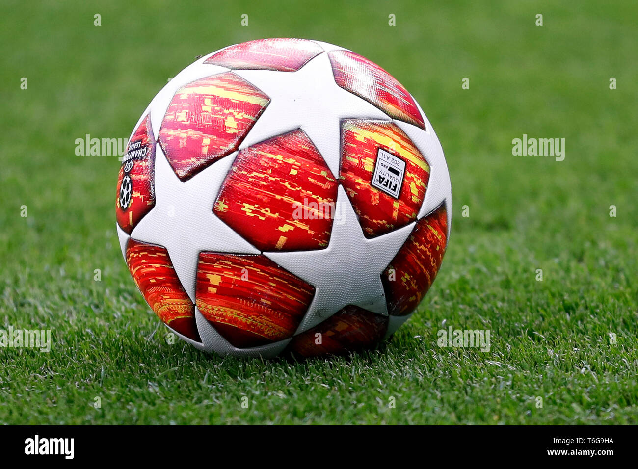 London, Großbritannien. 30 Apr, 2019. LONDON Fußball, 30-04-2019, Saison 2018/2019, Tottenham Stadion. Halbfinale Champions League Hinspiel. CL Ball während des Spiels Tottenham Hotspur - Ajax Credit: Pro Schüsse/Alamy leben Nachrichten Stockfoto