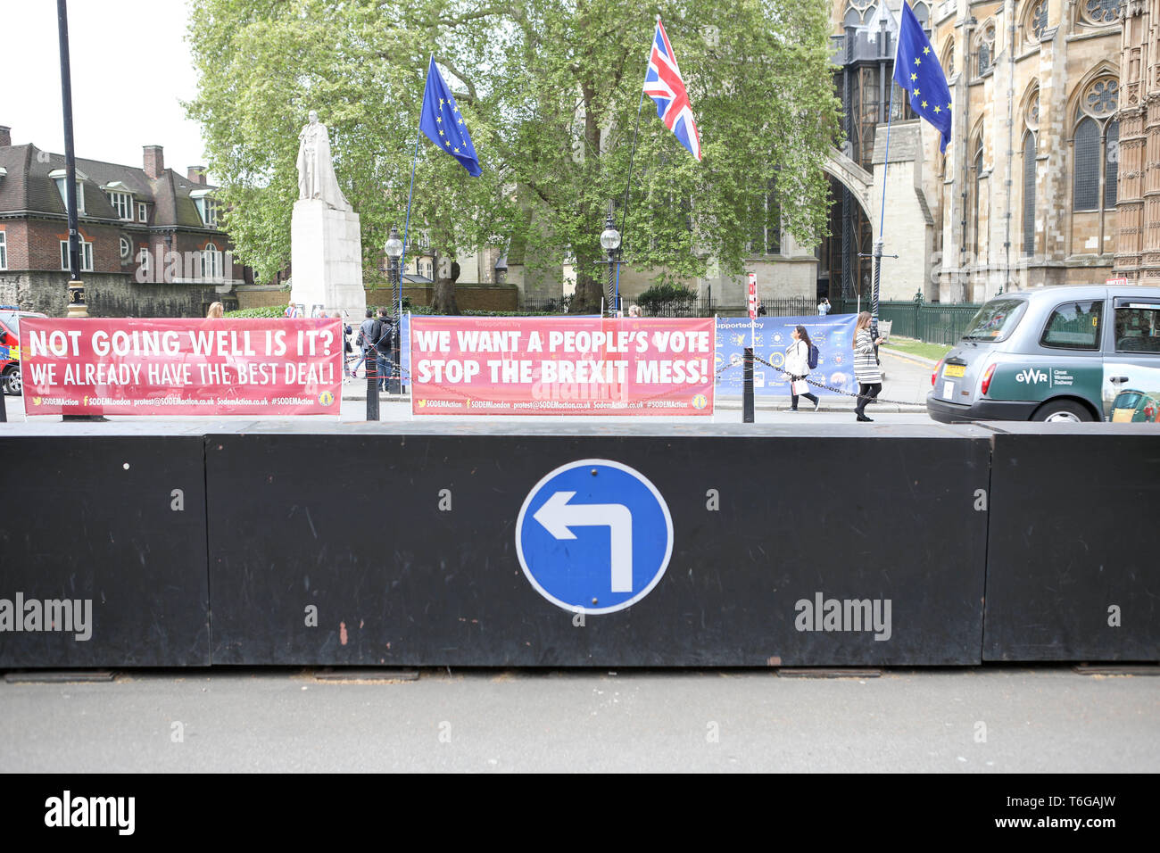 Westminster, Großbritannien. Mai, 2019. Anti und pro Brexit Unterstützern rund um das Parlament als Cross-Gespräche zwischen der Regierung und der Opposition weiter. Penelope Barritt/Alamy leben Nachrichten Stockfoto