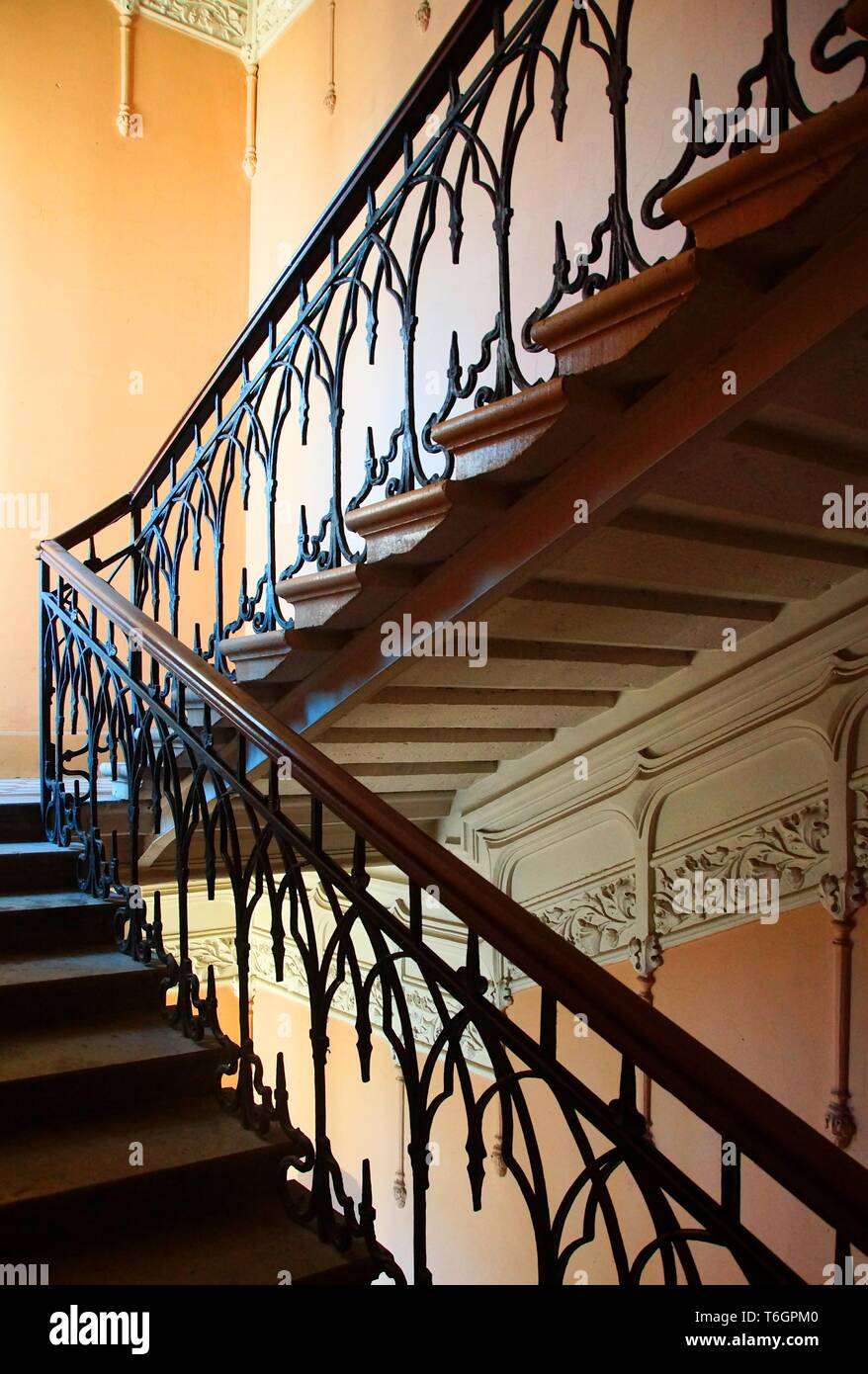 Fragment der Treppe im Jugendstil Stockfoto