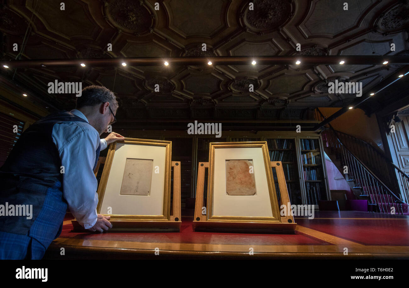 Martin Clayton, Leiter von Drucken und Zeichnungen, Royal Collection Trust mit einer Zeichnung, die vor Kurzem als Portrait von Leonardo Da Vinci und ist Teil der Royal Collection, Windsor Castle, die im Sommer am Buckingham Palace angezeigt werden bestätigt wurde. Stockfoto