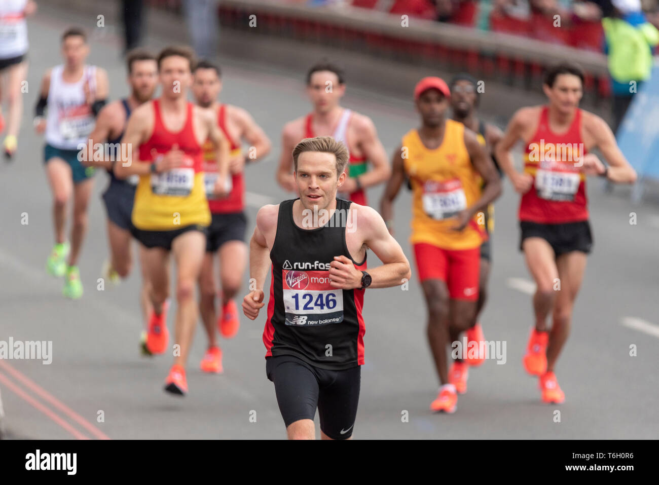 Ben Johnson 1246 Racing bei der Virgin Money London Marathon 2019, Großbritannien Stockfoto