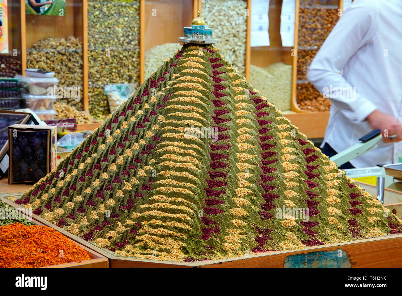 Bildung von getrockneten Früchten und Nüssen, Einkaufsstraße in Jerusalem, Israel. Stockfoto