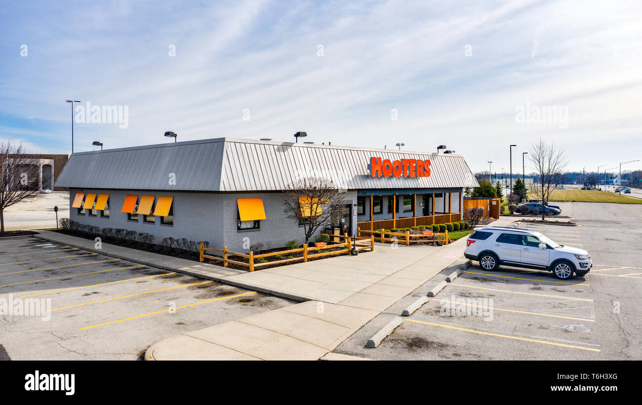 Hooters ist eine amerikanische Kette Restaurant, das für seine Chicken Wings, Burger, Getränke bekannt ist und "Hooter Girls' mit über 420 Standorten. Stockfoto