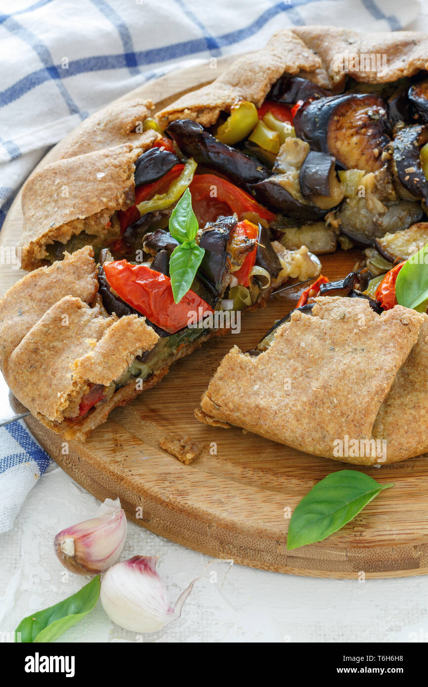 Cut-Torte mit Gemüse. Stockfoto