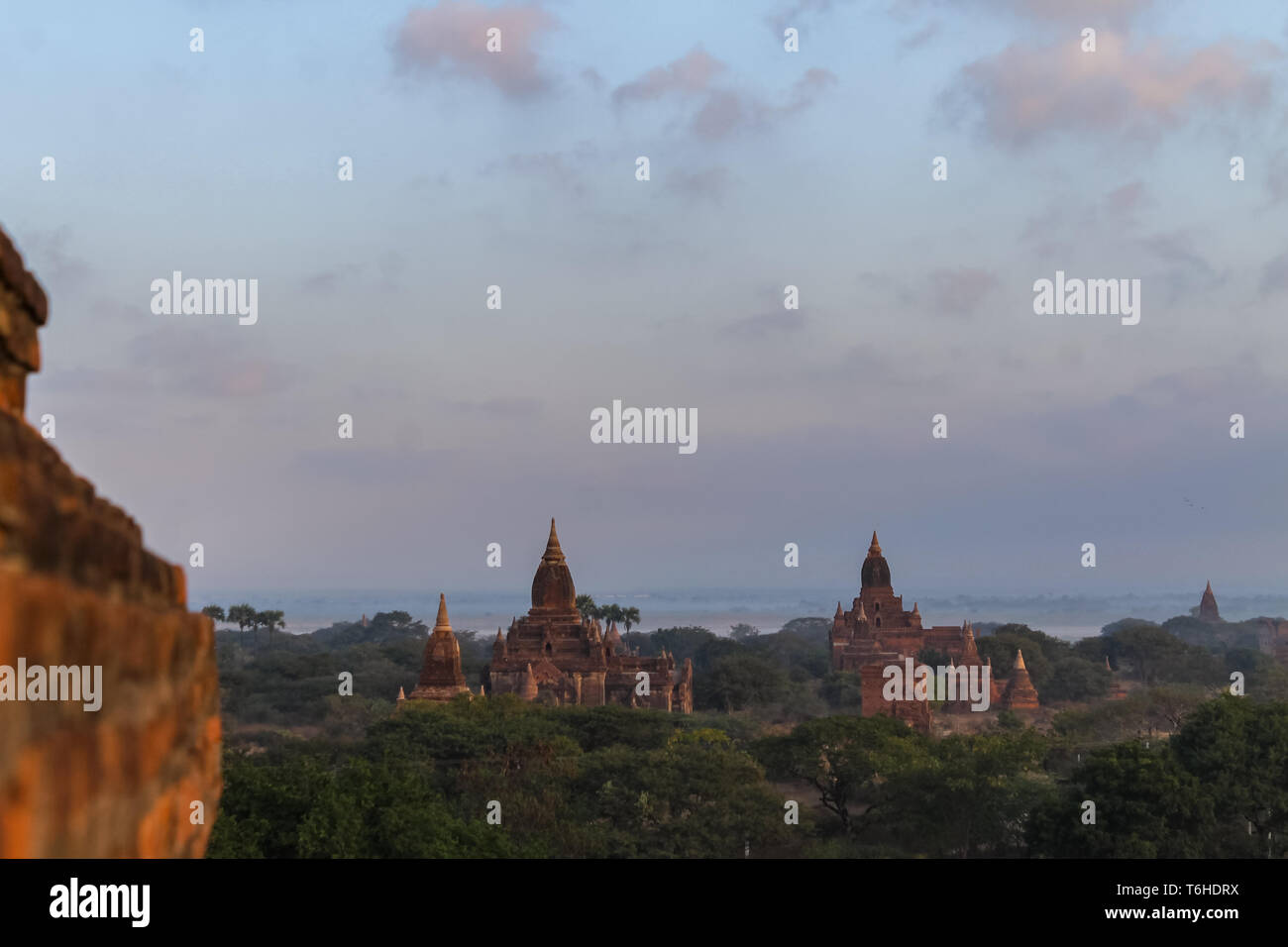 Blick auf den Tempeln, Stupas und Payas von Bagan, Myanmar Stockfoto