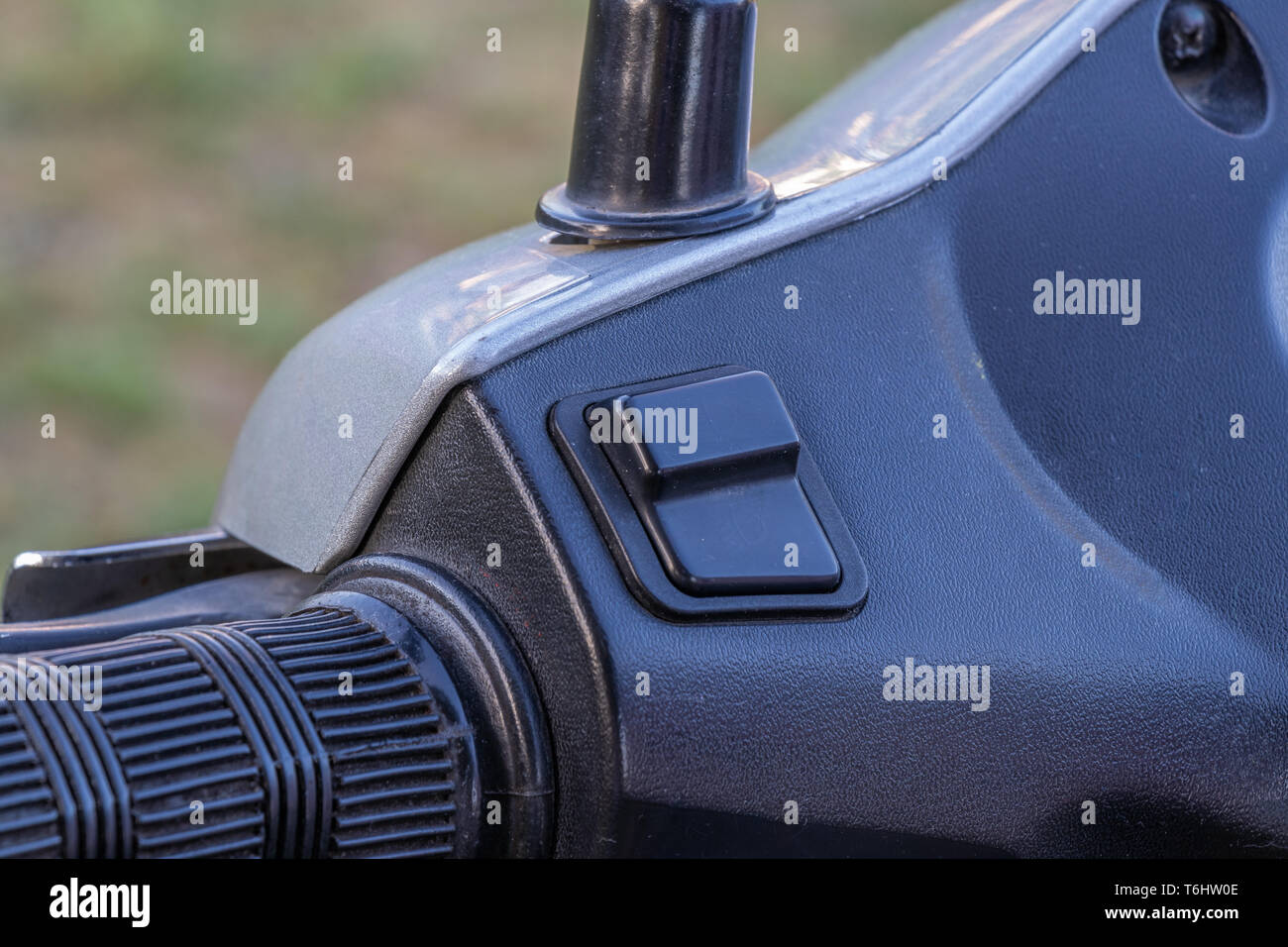 Scooter Links closeup mit vorderer Bremse Hebel und Schalter Griff Stockfoto