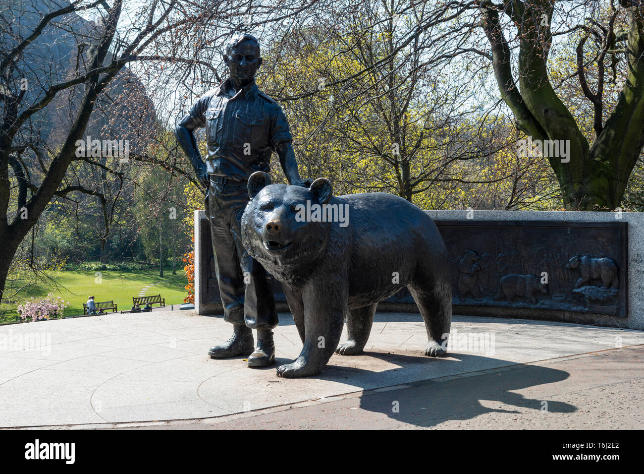 Wojtek der Soldat trägt Gedenkstätte in West Princes Street Gardens in Edinburgh, Schottland, Großbritannien Stockfoto