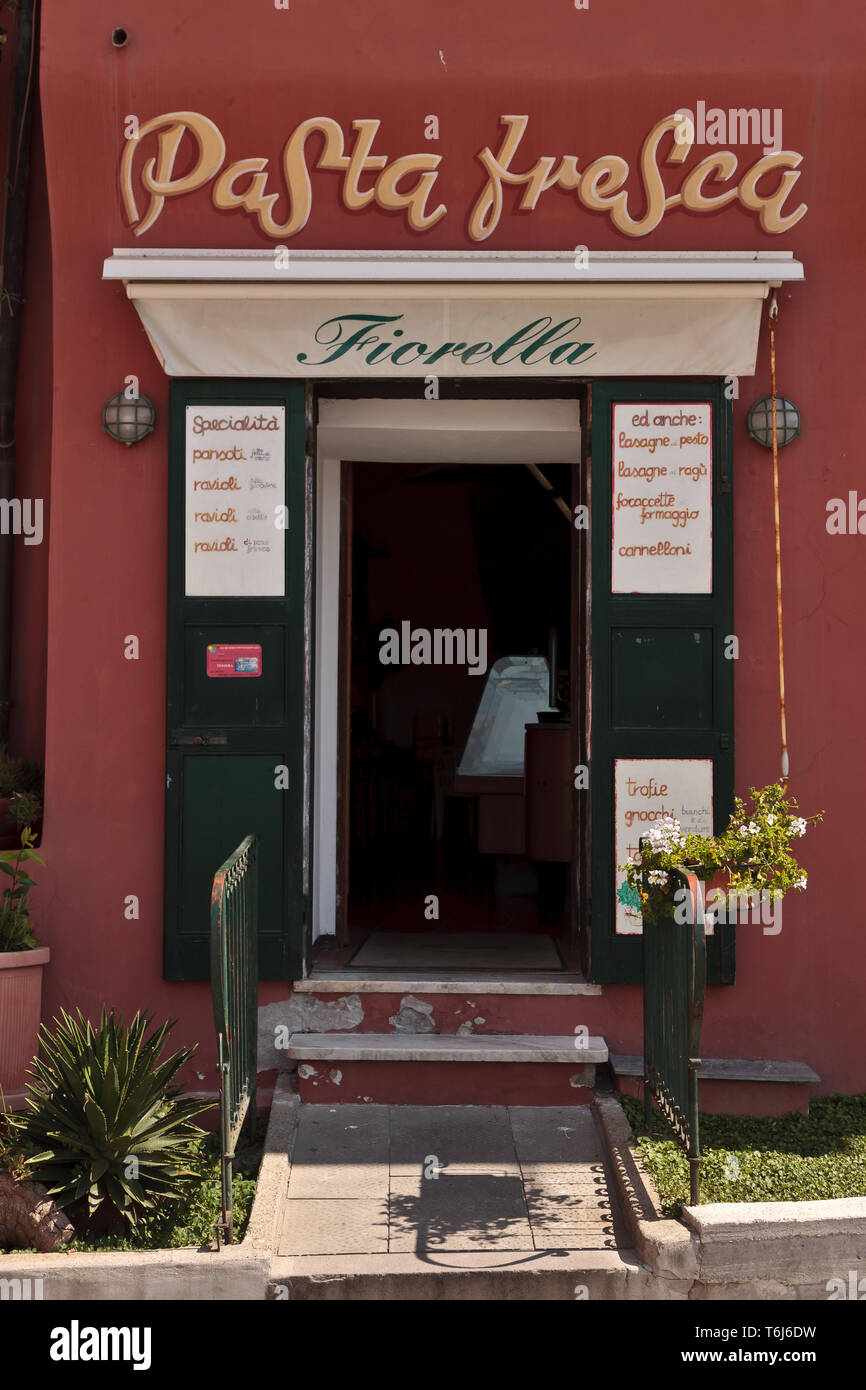 Camogli: negozio Di Pasta fresca 'Fiorella' [ENG] Camogli: 'Fiorella' frische Pasta Shop. Stockfoto