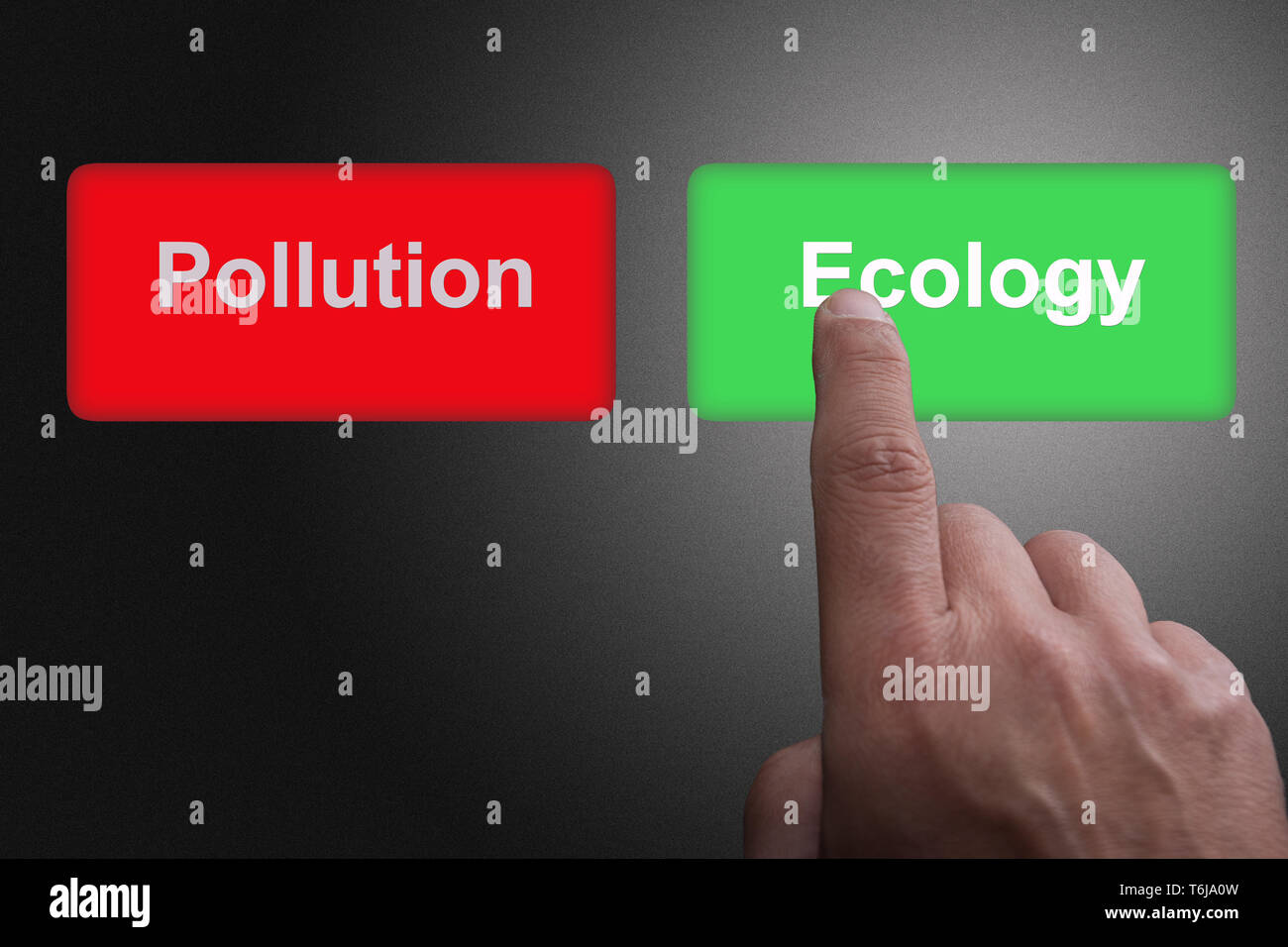 Zwei Tasten mit schriftlicher Umweltverschmutzung und Ökologie und Zeigefinger, auf einem grauen Hintergrund Farbverlauf Stockfoto