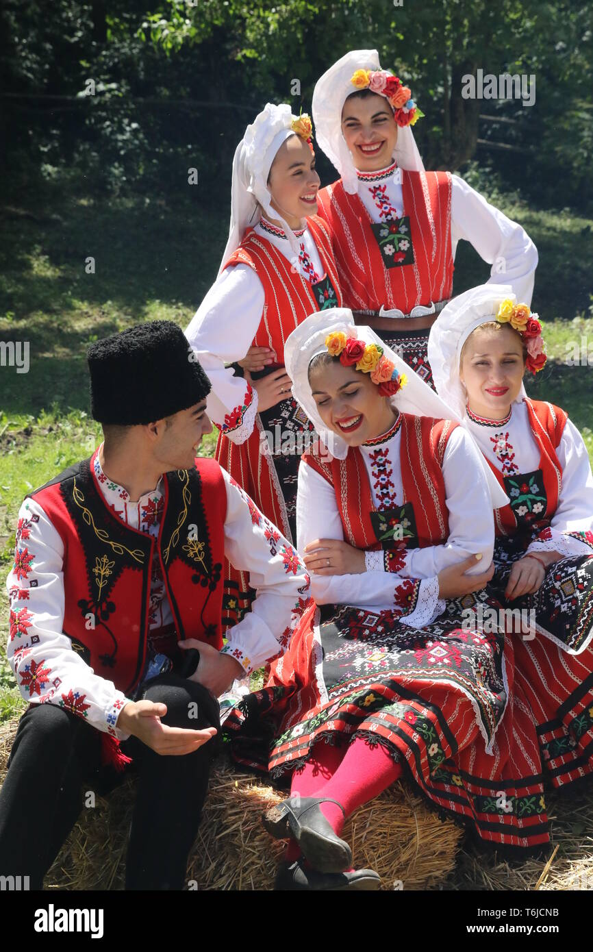 Menschen in traditionellen authentischen Trachten Stockfoto