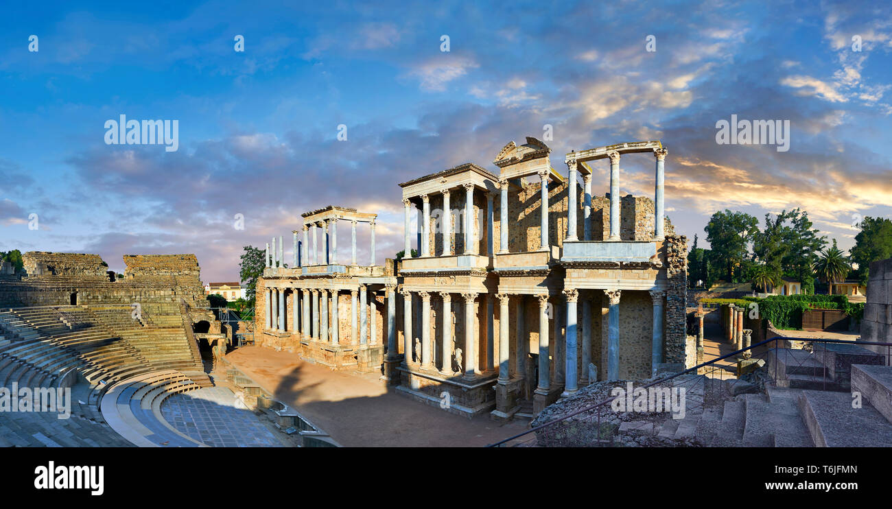 Römische Theater der römischen Kolonie Emerita Augusta (Mérida) durch den Konsul Marcus Vipsanius Agrippa gewidmet und in 15 BC, Merida Spanien gebaut Stockfoto