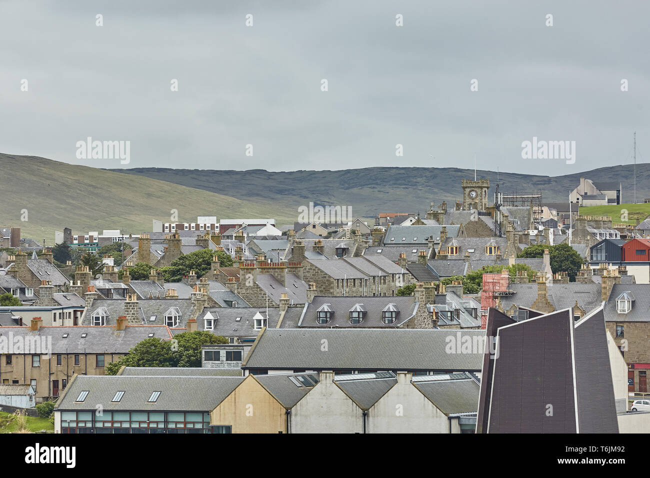 Lerwick Zentrum bei bewölktem Himmel, Lerwick, Shetlandinseln, Schottland, Vereinigtes Königreich Stockfoto
