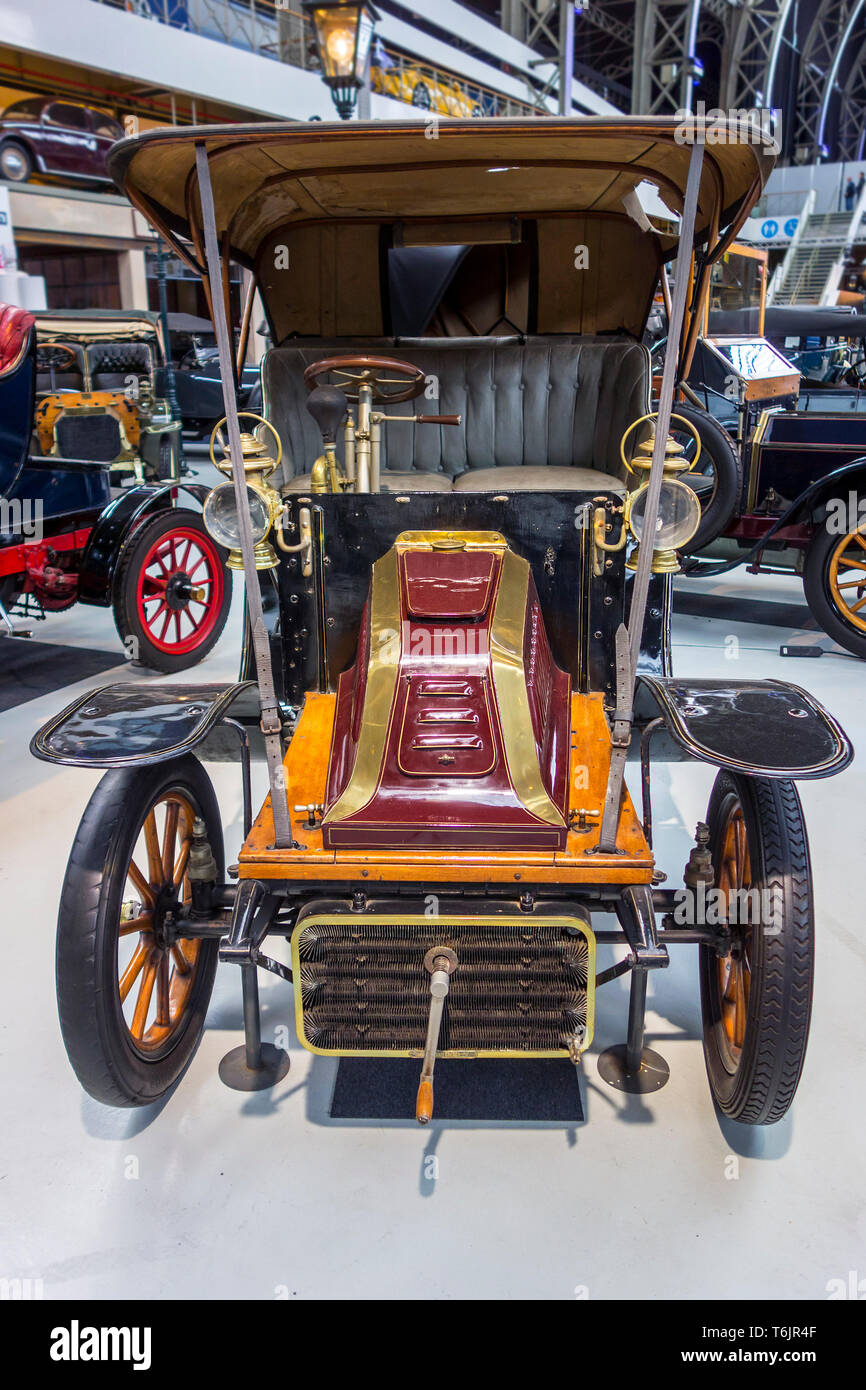 1906 De Dion Bouton Typ AL, Französisch klassisches Automobil/Oldtimer/antike Fahrzeug in der Autoworld Oldtimer Museum in Brüssel, Belgien Stockfoto