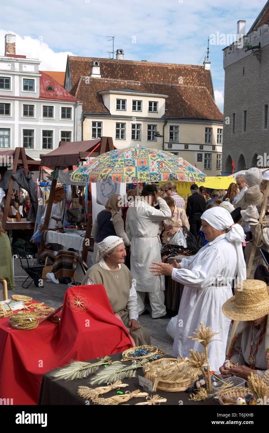 Der mittelalterliche Markt in Tallinn Stockfoto