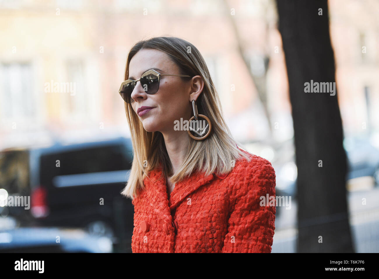 Mailand, Italien - 21. Februar 2019: Street Style - Blick vor einer Modenschau in Mailand auf der Modewoche - MFWFW 19. Stockfoto