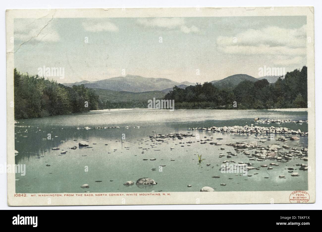 Detroit Publishing Company Ansichtskarte, die den Blick auf den Mount Washington von der Saco River in North Conway, White Mountains, New Hampshire, 1914. Von der New York Public Library. () Stockfoto