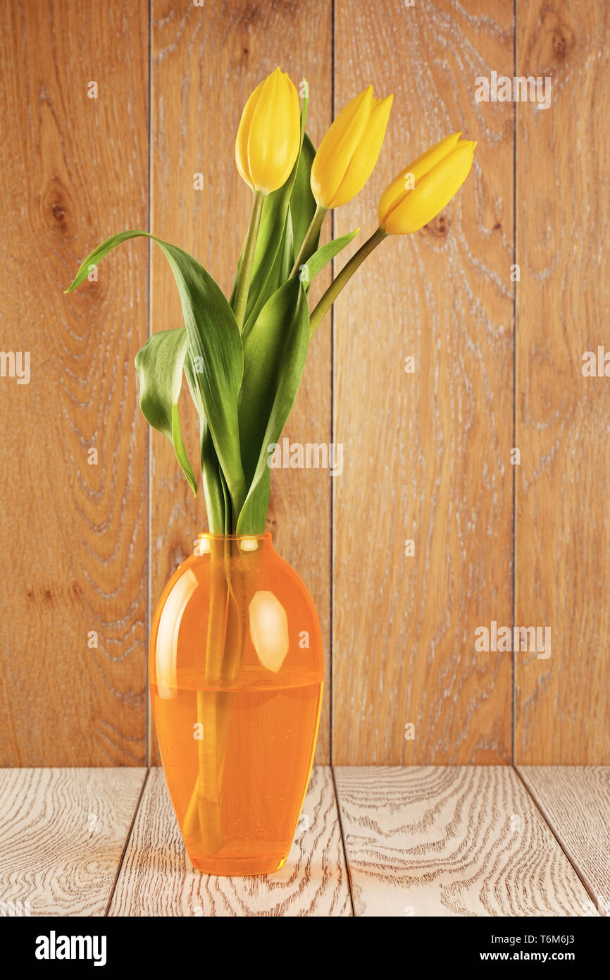 Tulip Blumen Blumenstrauß in Vase Stockfoto