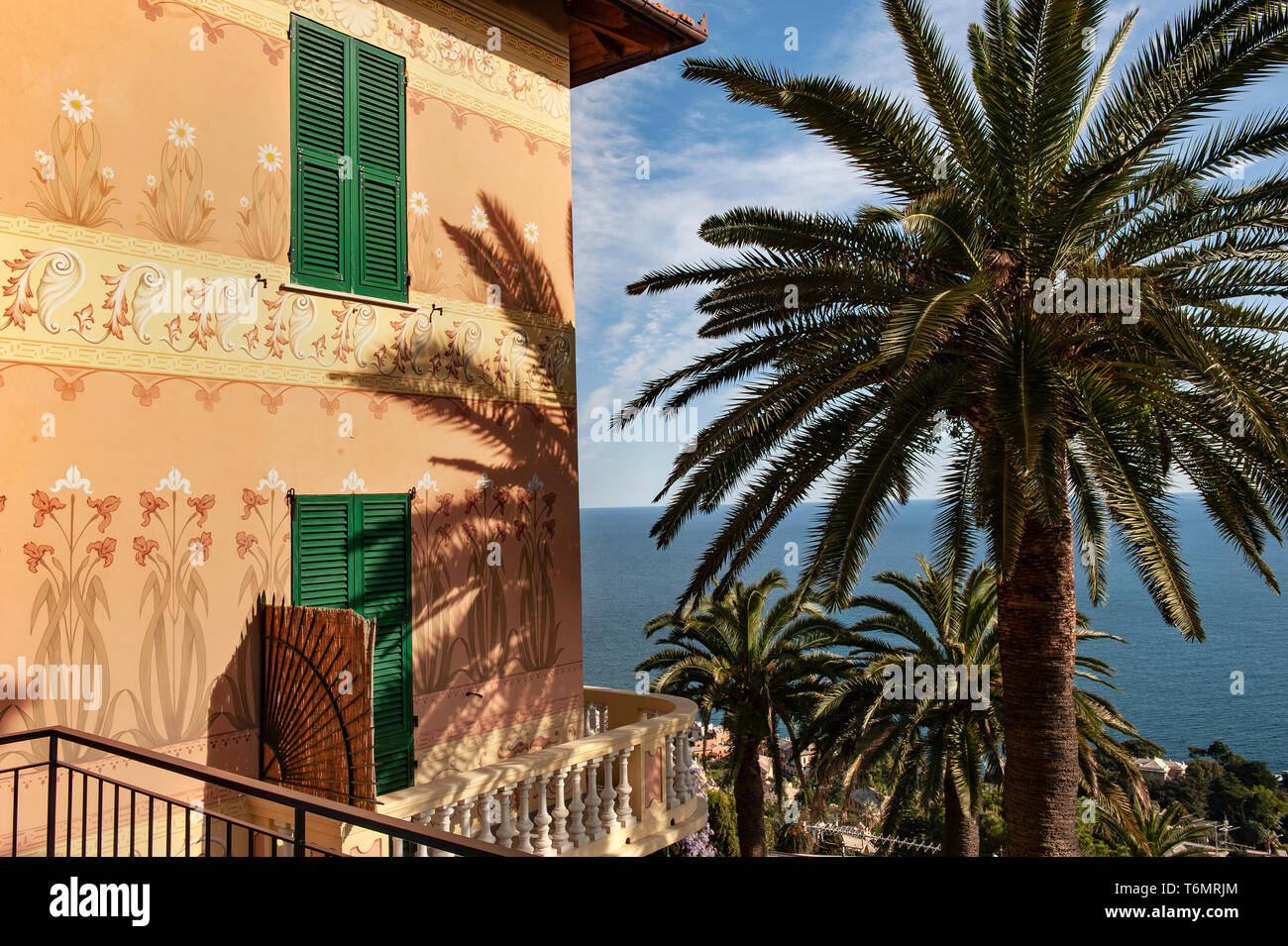 Ein Haus in Sant'Ilario, Genua/Italien mit Blick auf te Meer Stockfoto