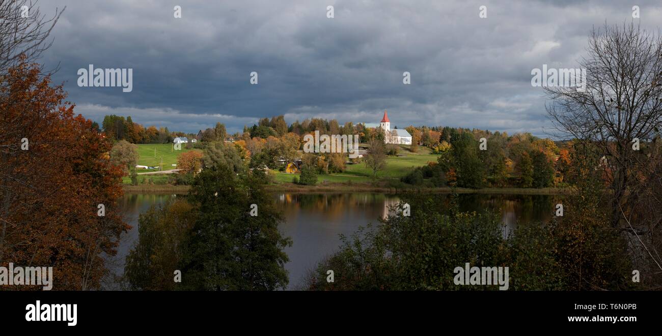 Bewölkten Himmel über RÃµuge in VÃµru county Stockfoto