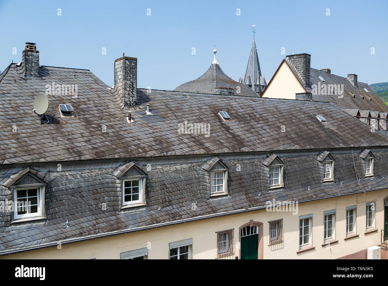 Historischen Schieferdächer in Bernkastel, Deutschland Stockfoto