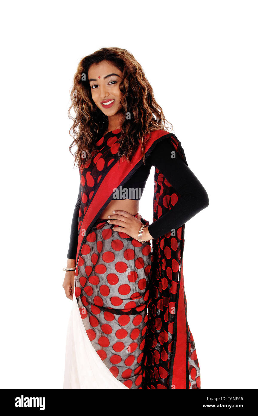 Portrait von Osten Indischer jugendlicher Mädchen stehen in einem Sari Stockfoto