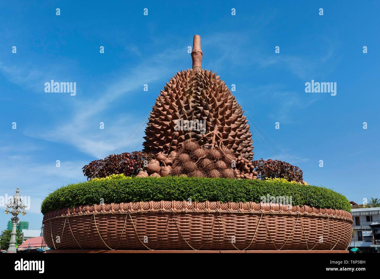 Durian Denkmal, riesige Statue einer Durian Frucht, Kampot, Kambodscha Stockfoto