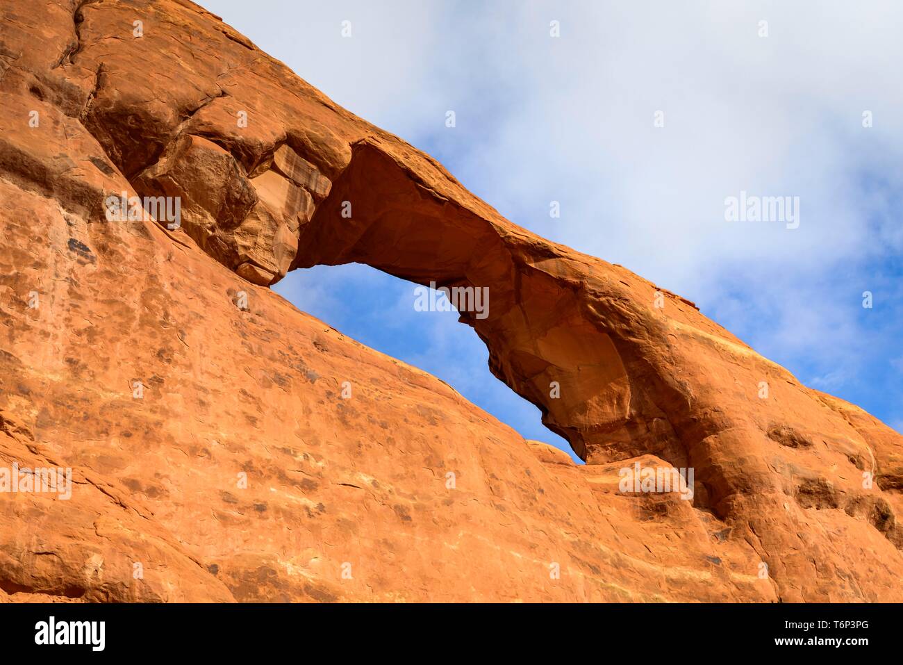 Skyline Arch, Arches-Nationalpark in der Nähe von Moab, Utah, USA Stockfoto